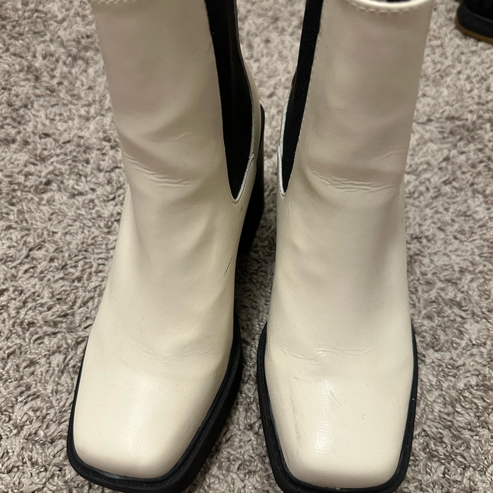 Women's MIA White Square-Toe Chelsea Boots